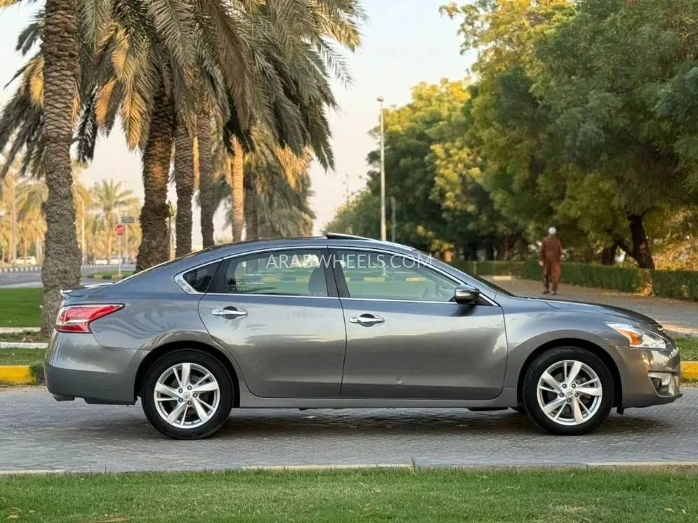 Nissan Altima 2015 for Sale in Sharjah Image-3
