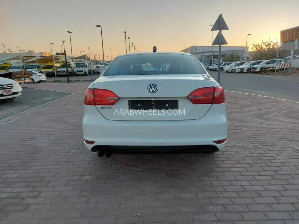 Volkswagen Jetta 2012 for Sale in Sharjah Image-4