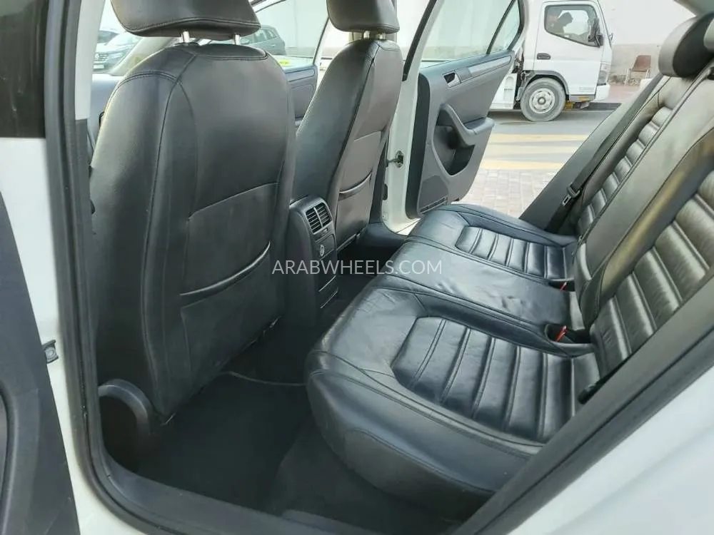 Volkswagen Jetta 2012 for Sale in Sharjah Image-11