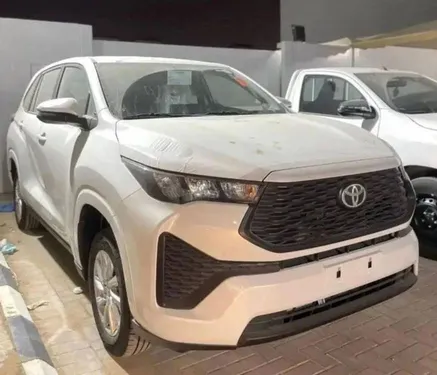 Toyota Innova 2024