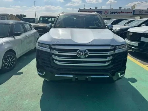 Toyota Land Cruiser 3.5T VXR 2025