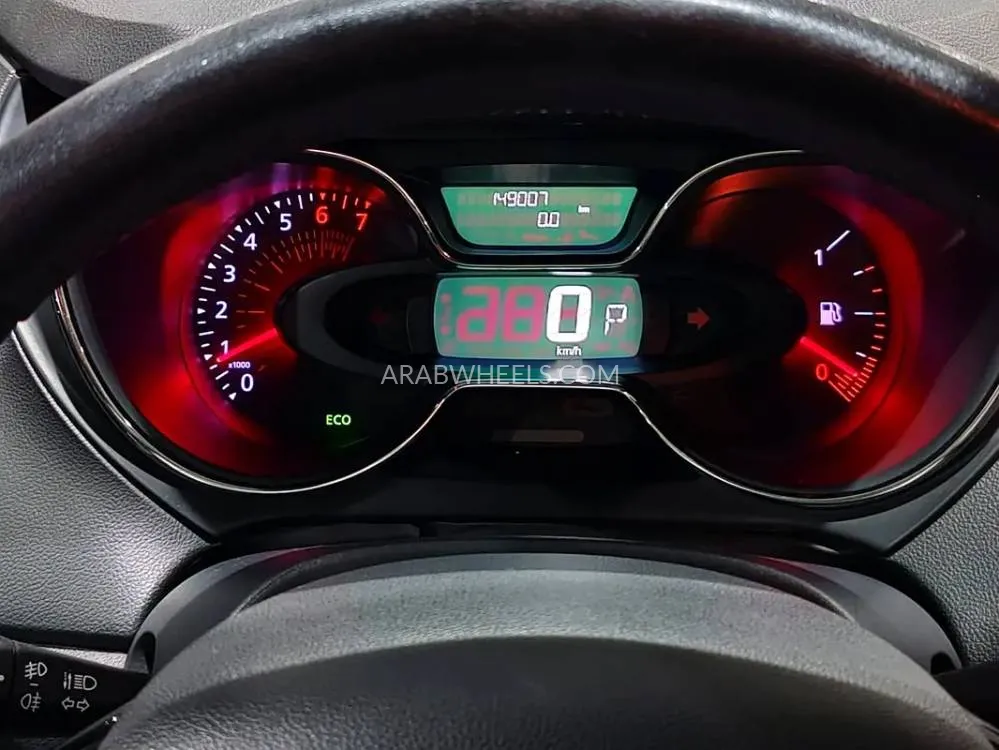Renault Captur 2017 for Sale in Umm Al Quwain Image-17