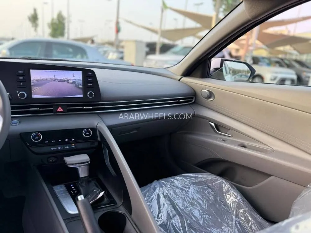 Hyundai Elantra 2022 for Sale in Sharjah Image-9