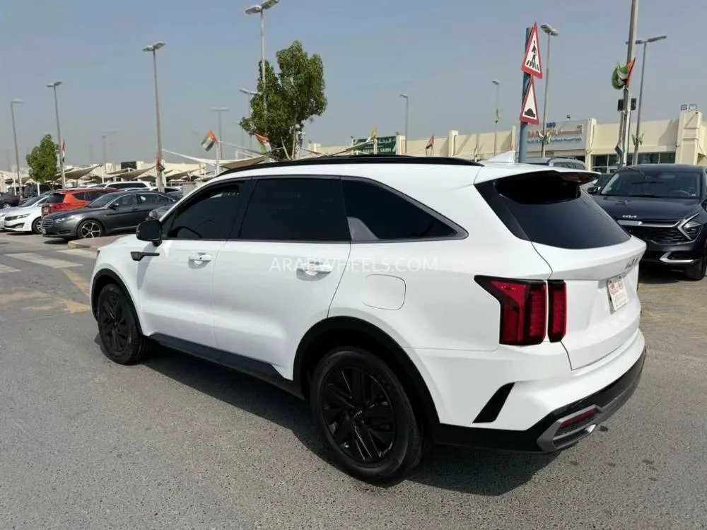 Kia Sorento 2023 for Sale in Sharjah Image-4