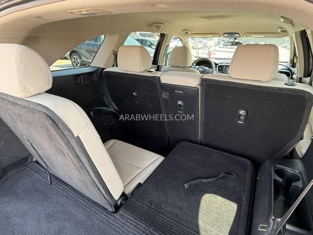 Kia Sorento 2020 for Sale in Sharjah Image-13