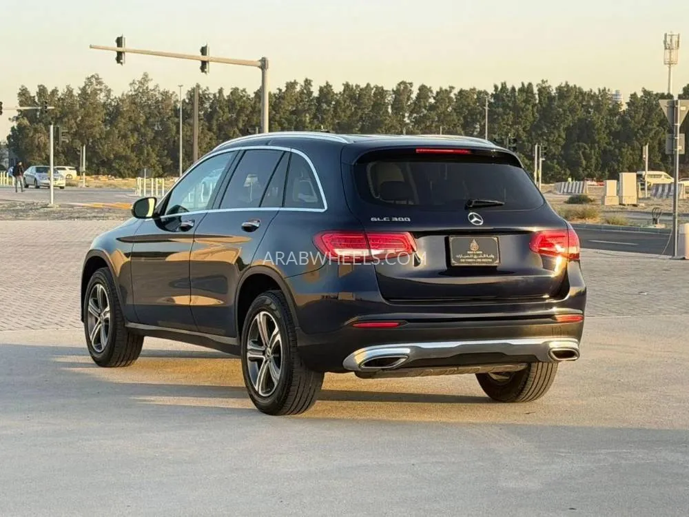 Mercedes Benz GLC Class 2018 for Sale in Sharjah Image-4