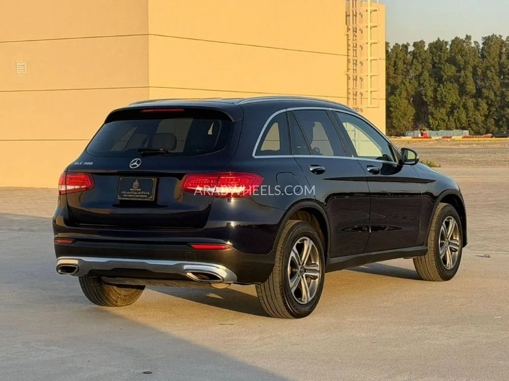 Mercedes Benz GLC Class 2018 for Sale in Sharjah Image-5