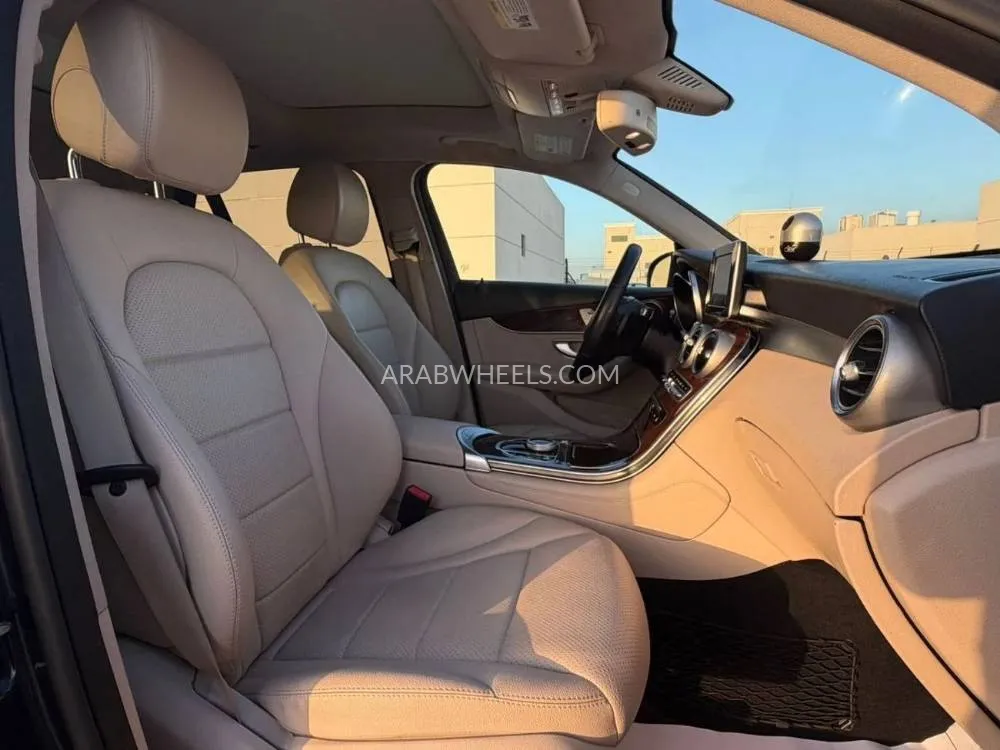 Mercedes Benz GLC Class 2018 for Sale in Sharjah Image-10