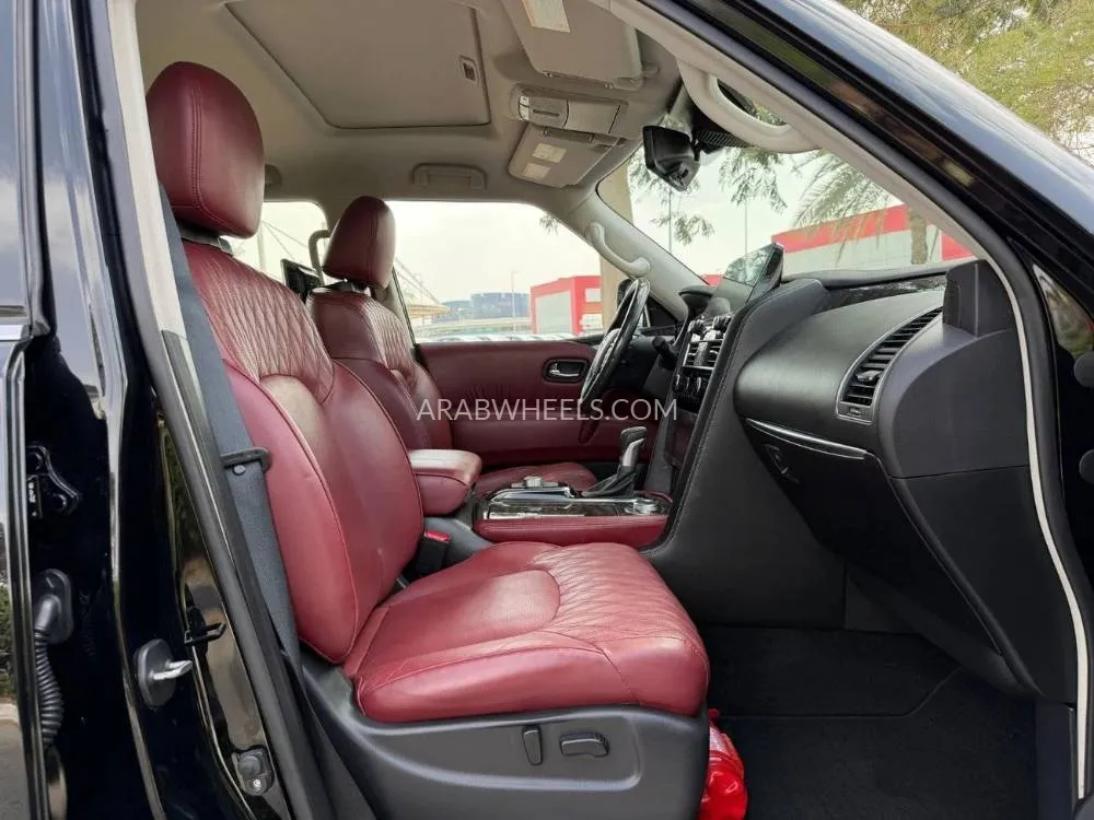 Nissan Patrol 2022 for Sale in Dubai Image-8