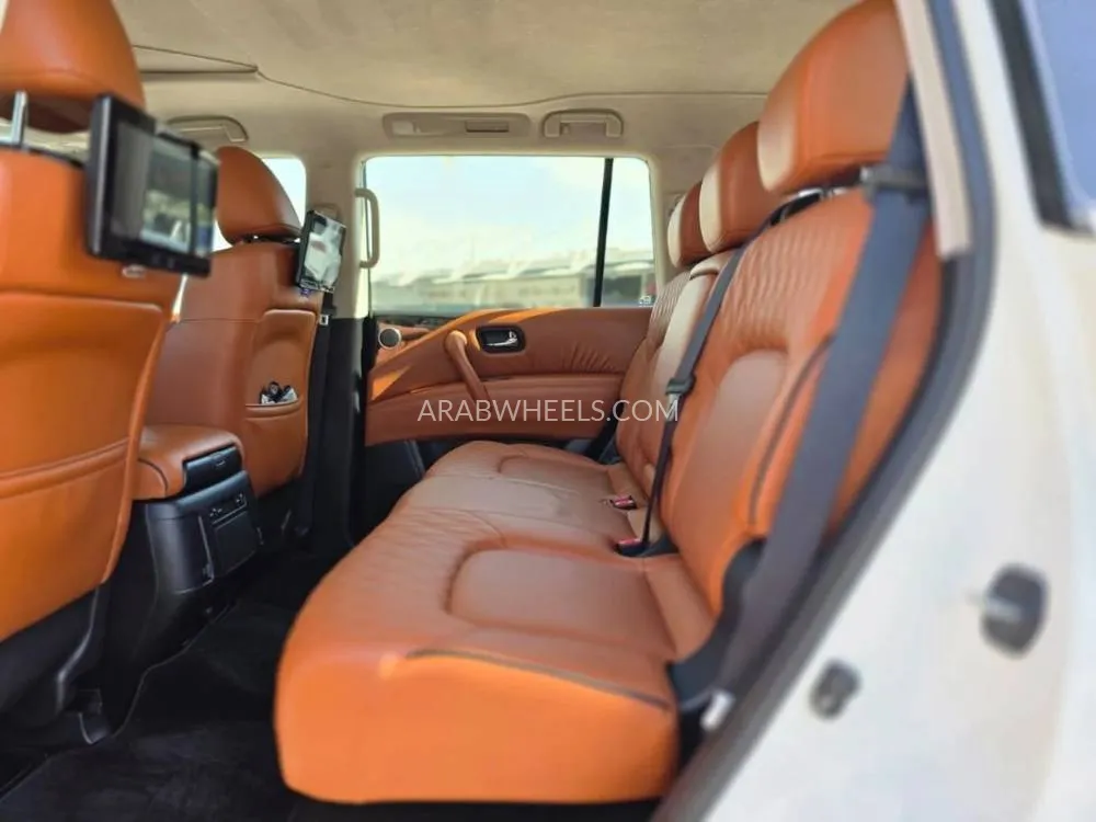 Nissan Patrol 2023 for Sale in Dubai Image-11