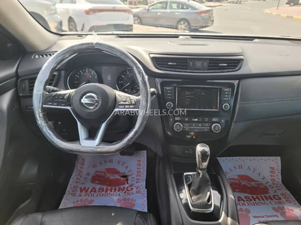 نيسان إكس تريل 2018 for Sale in الشارقة Image-14