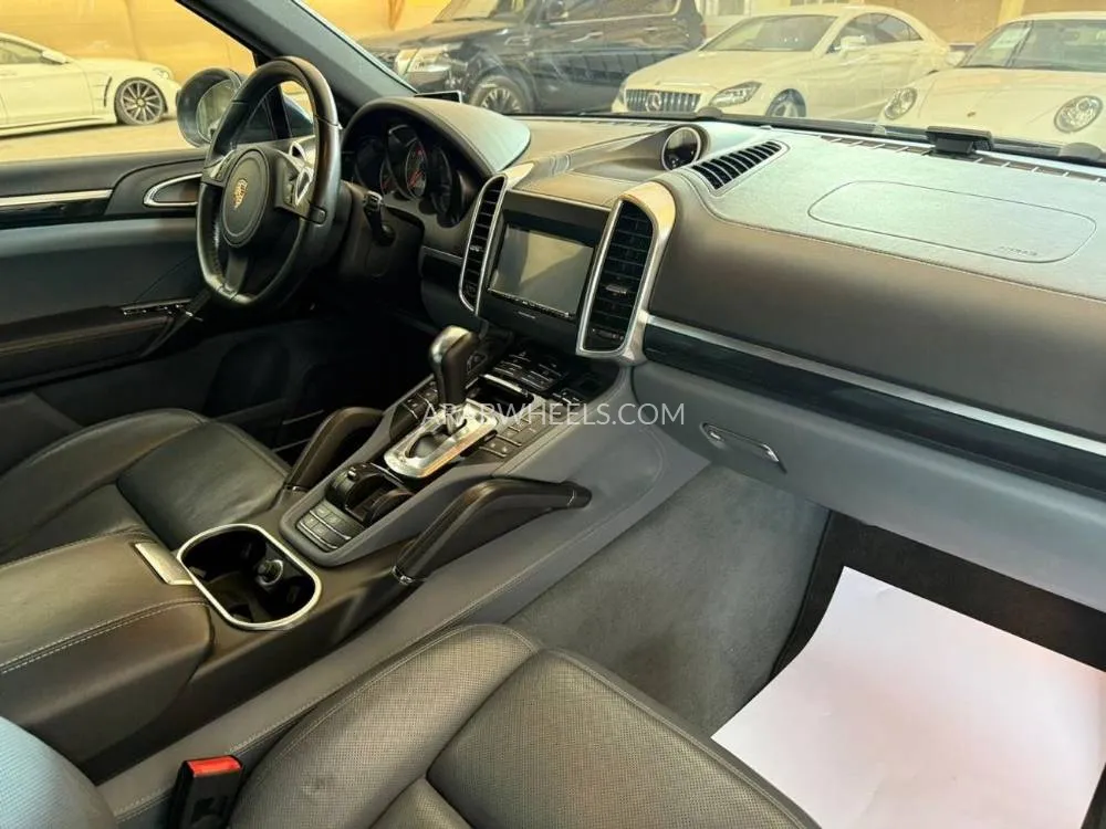 Porsche Cayenne 2011 for Sale in Dubai Image-14