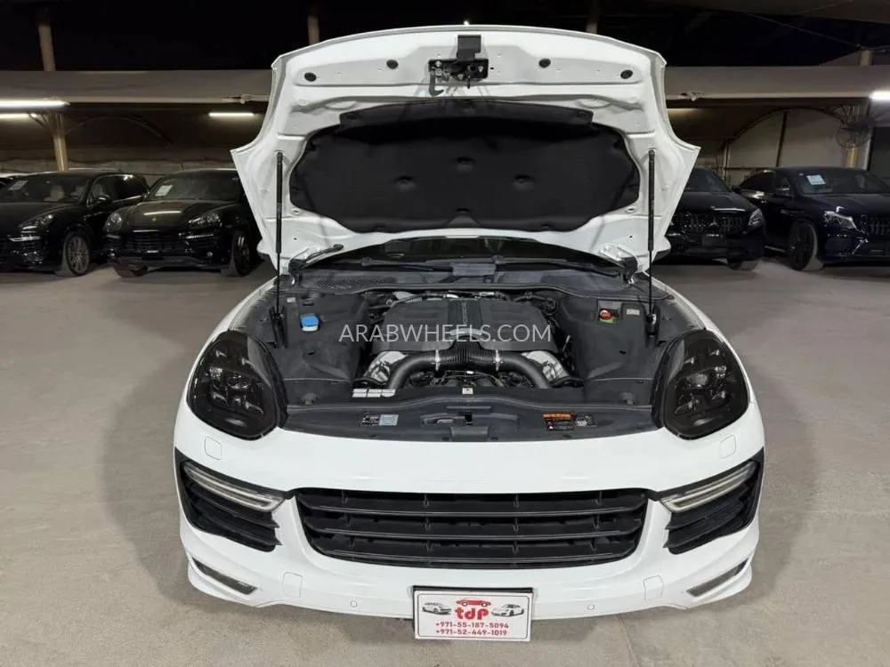 Porsche Cayenne 2016 for Sale in Dubai Image-9