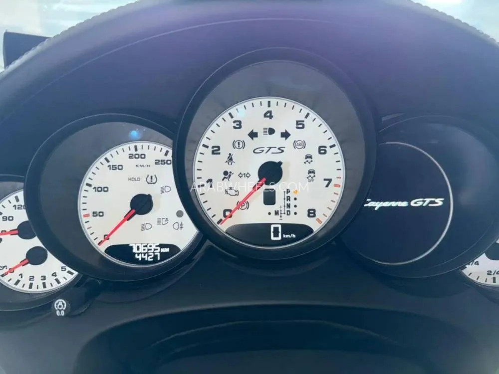 Porsche Cayenne 2016 for Sale in Dubai Image-14