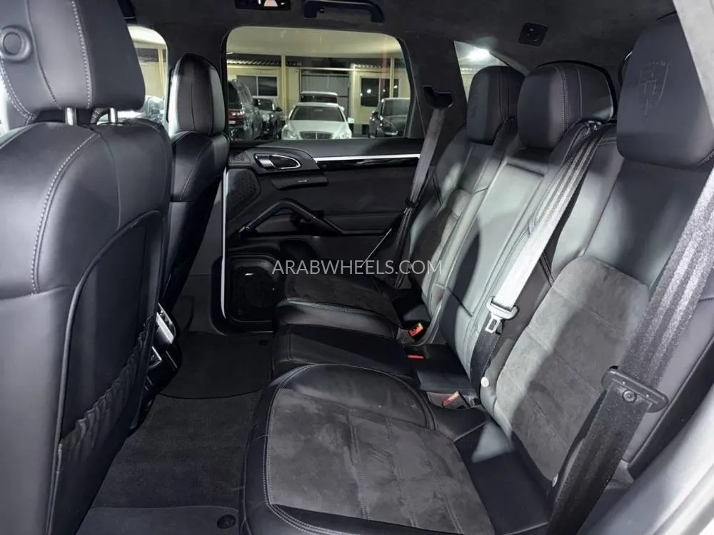 Porsche Cayenne 2016 for Sale in Dubai Image-18