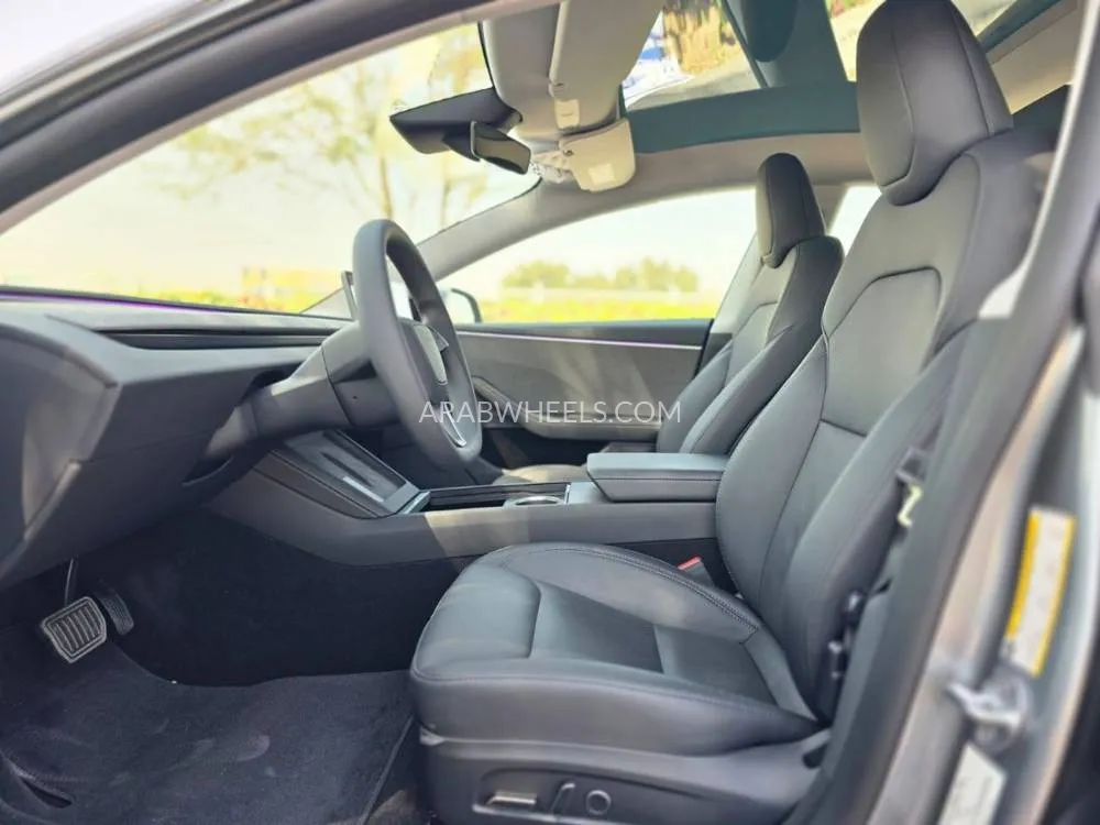 Tesla Model 3 2025 for Sale in Dubai Image-3