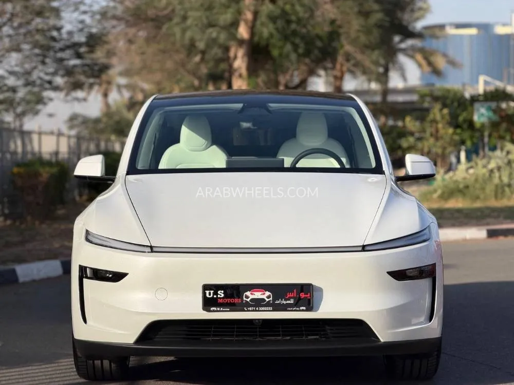 Tesla Model Y 2025 for Sale in Dubai Image-2
