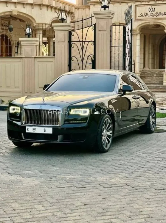 Rolls Royce Ghost 2018 for Sale in Sharjah Image-2
