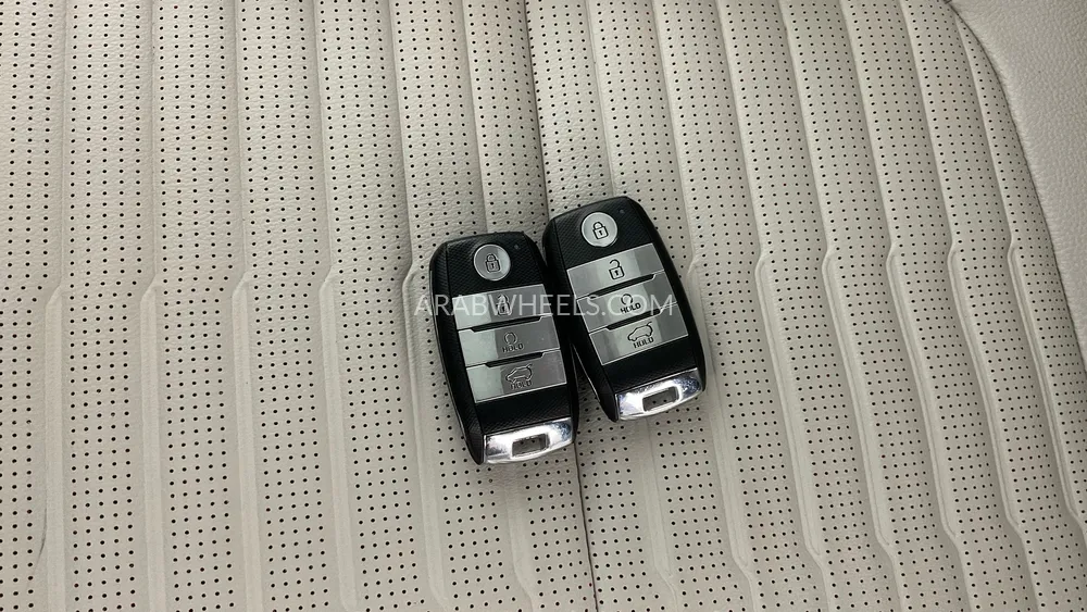 Kia Sonet 2024 for Sale in Sharjah Image-17