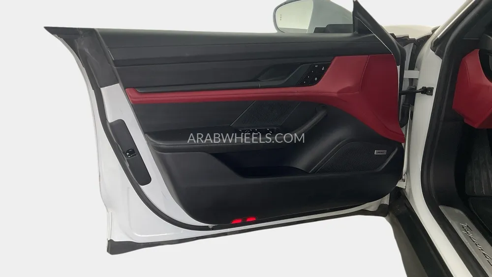 بورشه تايكان 2021 for Sale in الشارقة Image-18