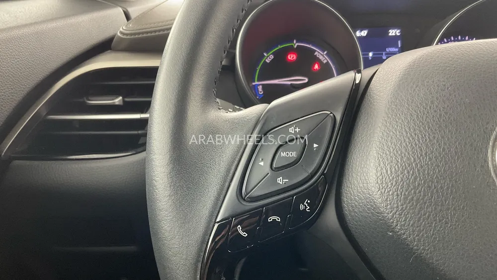Toyota C-HR 2023 for Sale in Sharjah Image-19