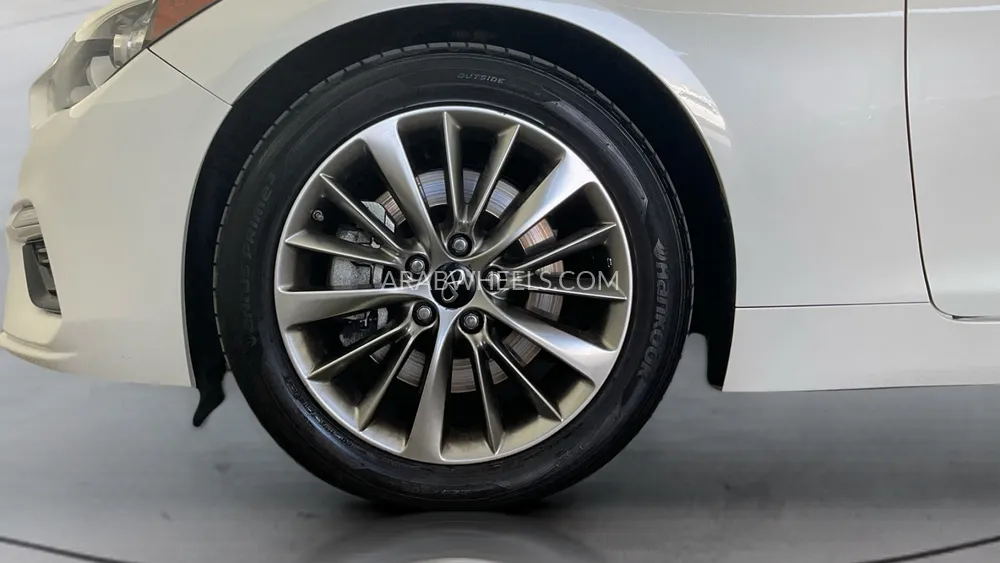 Infiniti Q50 2023 for Sale in Sharjah Image-9