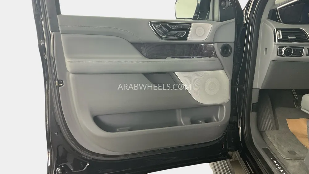 Lincoln Navigator 2021 for Sale in Sharjah Image-18