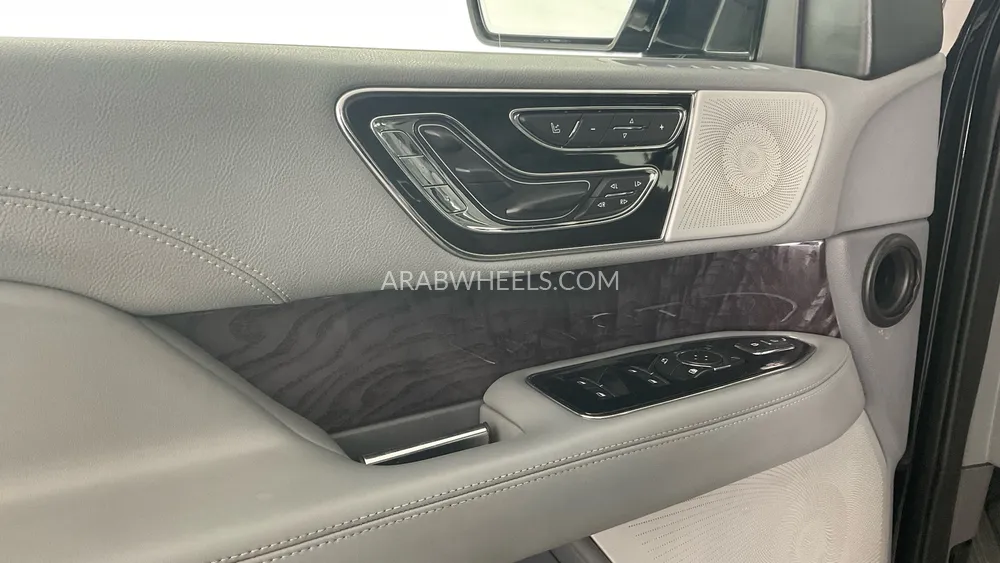 Lincoln Navigator 2021 for Sale in Sharjah Image-25