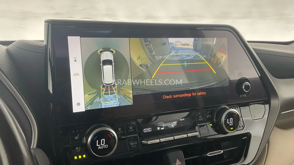 Toyota Highlander 2023 for Sale in Dubai Image-16