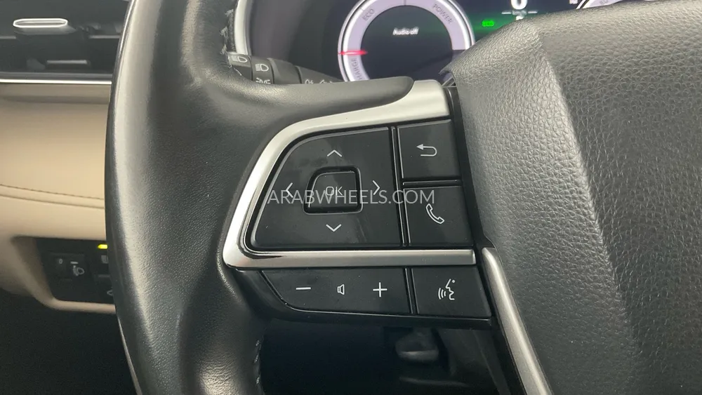Toyota Highlander 2023 for Sale in Dubai Image-20