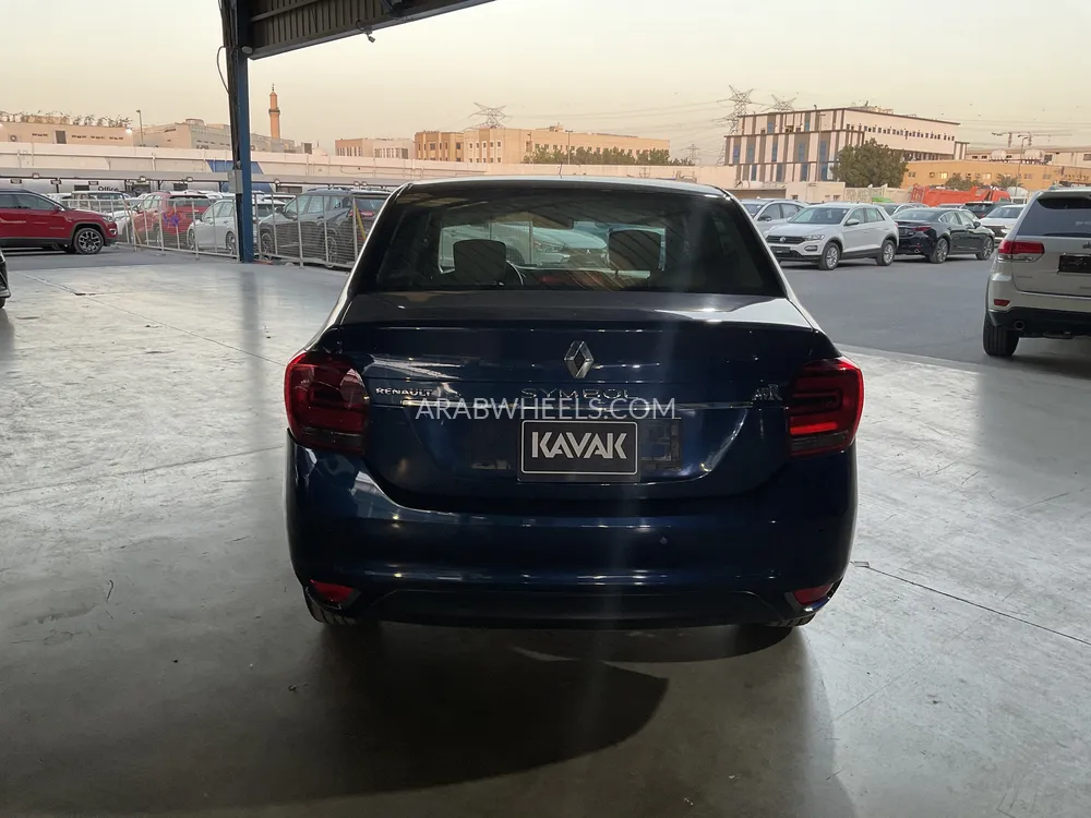 Renault Symbol 2020 for Sale in Sharjah Image-5