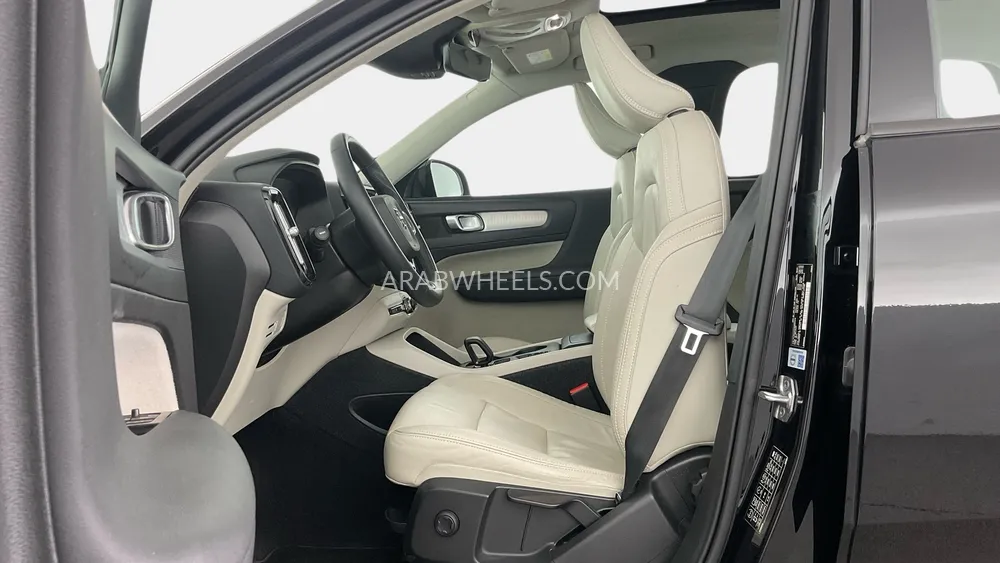 Volvo XC40 2022 for Sale in Dubai Image-24
