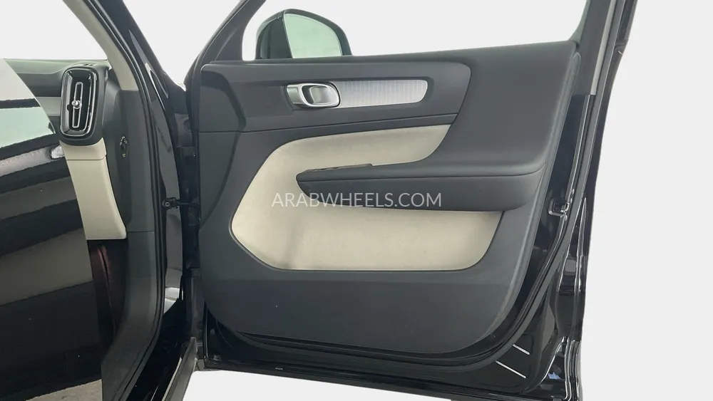 Volvo XC40 2022 for Sale in Dubai Image-25
