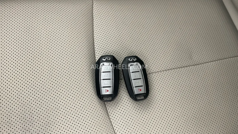 Infiniti Q50 2024 for Sale in Sharjah Image-17