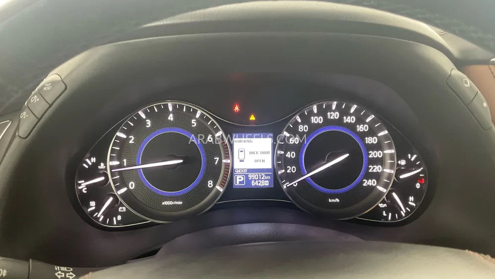 Infiniti QX80 2018 for Sale in Sharjah Image-11