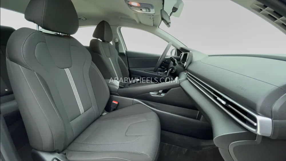 Hyundai Elantra 2025 for Sale in Dubai Image-24