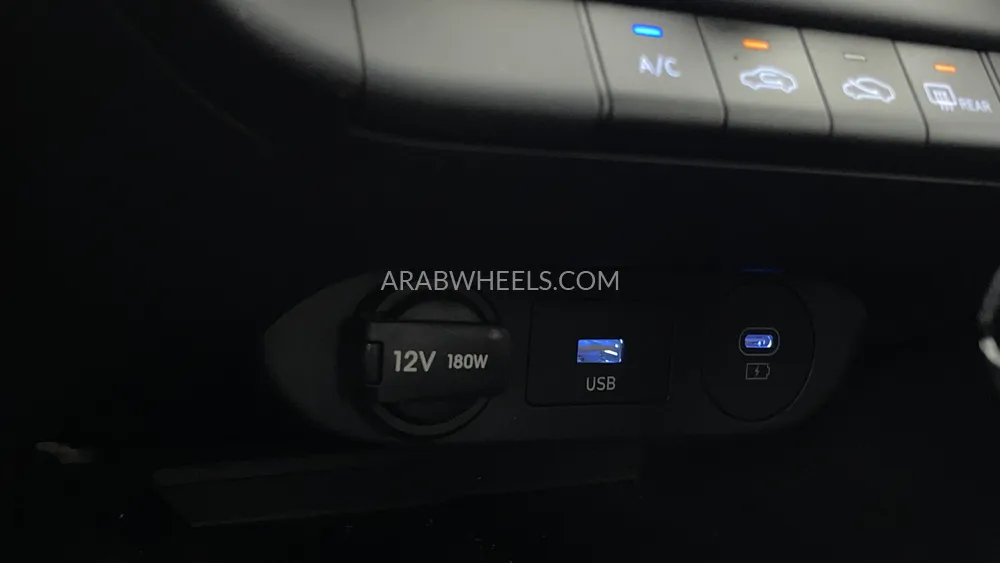 Hyundai Elantra 2025 for Sale in Dubai Image-43