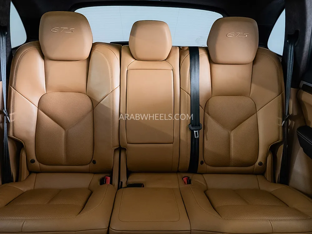 Porsche Cayenne 2017 for Sale in Dubai Image-12