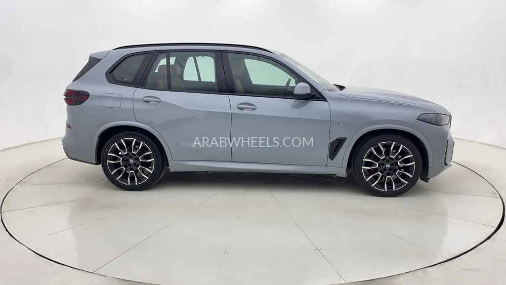BMW X5 2024 for Sale in Dubai Image-2