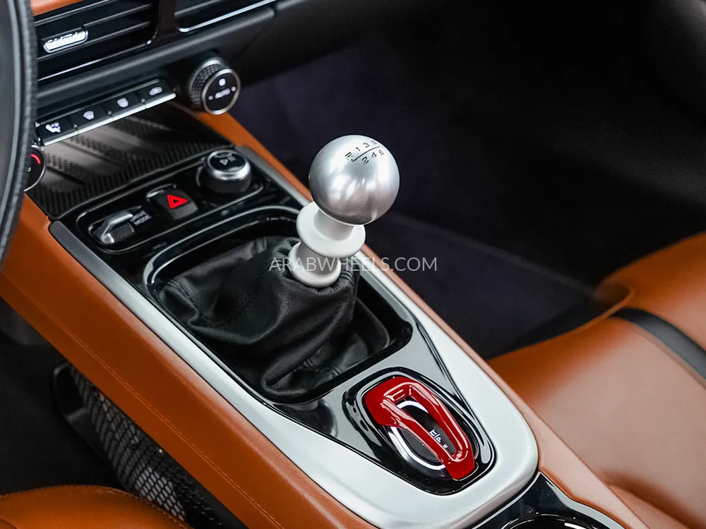 Lotus Emira 2023 for Sale in Dubai Image-10