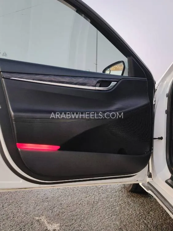 Hyundai Azera 2019 for Sale in Ajman Image-10