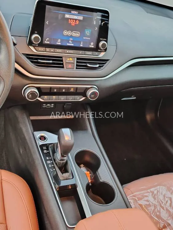 Nissan Altima 2020 for Sale in Ajman Image-6