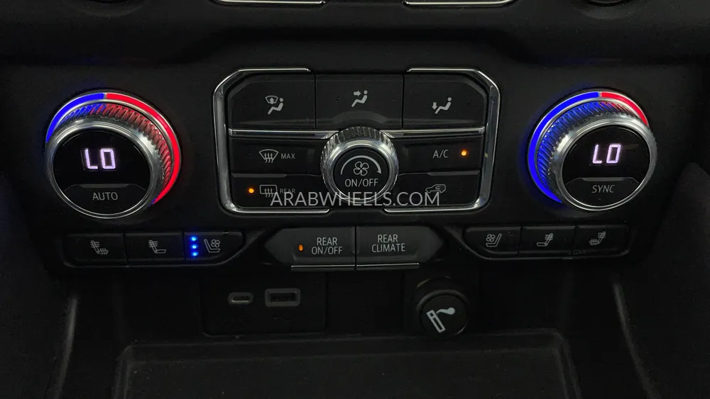 GMC Yukon 2021 for Sale in Dubai Image-61