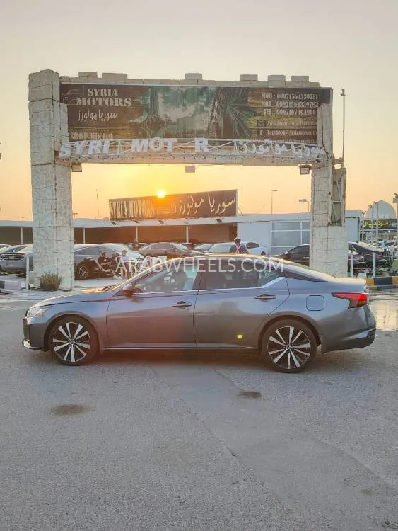 Nissan Altima 2019 for Sale in Ajman Image-4
