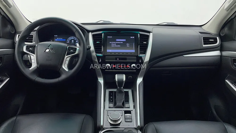 Mitsubishi Montero Sport 2023 for Sale in Dubai Image-12