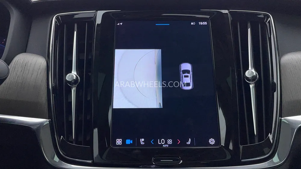 Volvo S90 2023 for Sale in Dubai Image-18