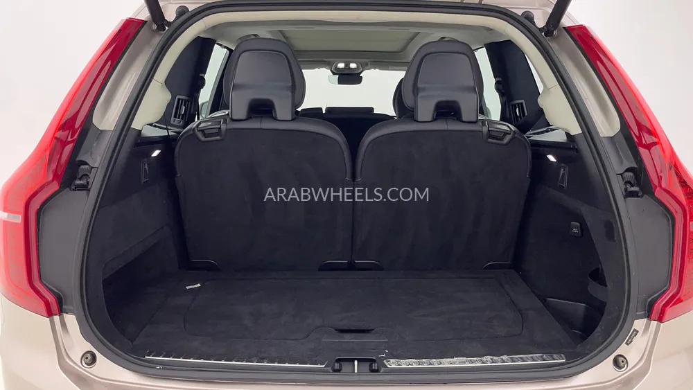 Volvo XC90 2023 for Sale in Dubai Image-30