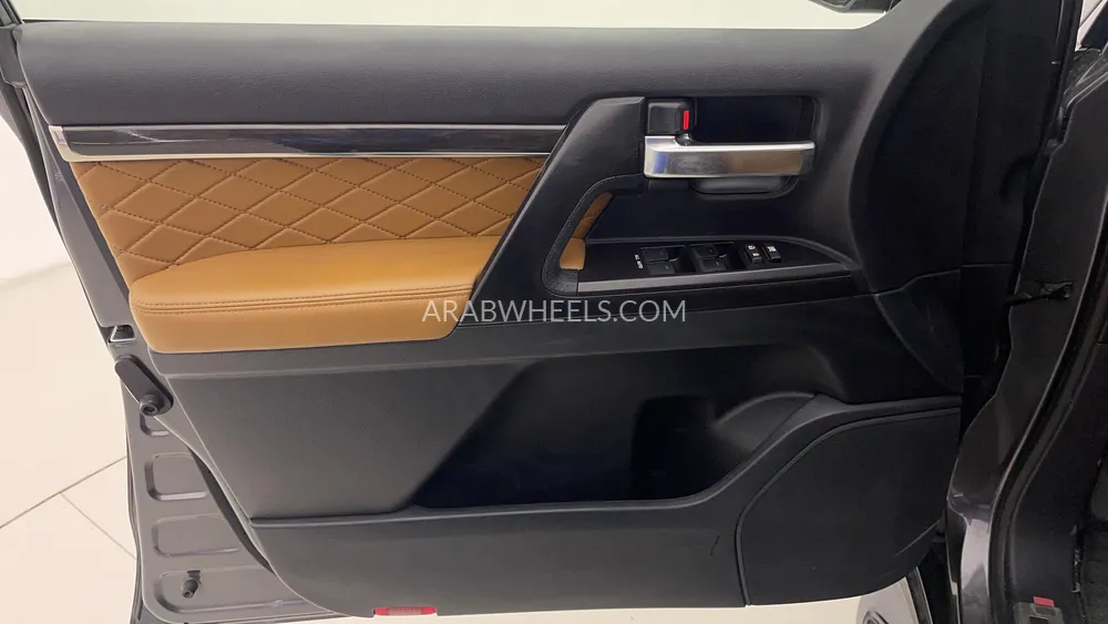 تويوتا لاند كروزر 2021 for Sale in دبي Image-19