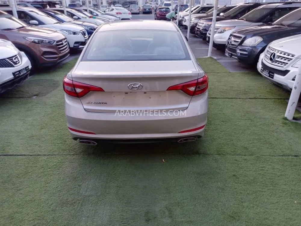 هيونداي سوناتا 2016 for Sale in الشارقة Image-2
