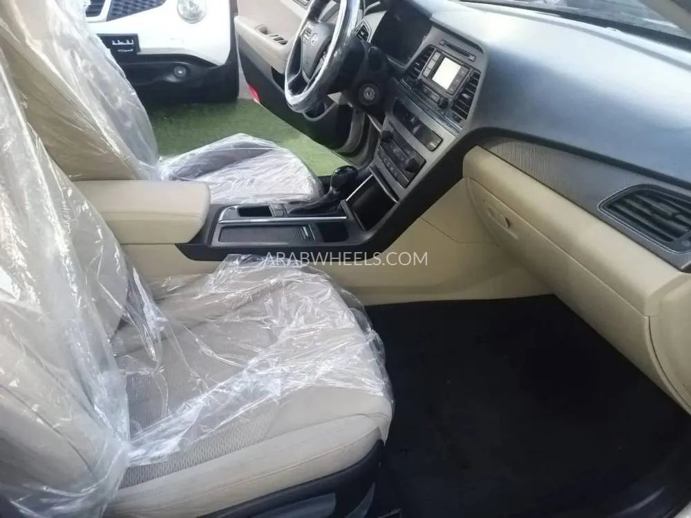 هيونداي سوناتا 2016 for Sale in الشارقة Image-9